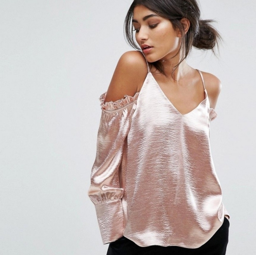 J.O.A cold shoulder shirt